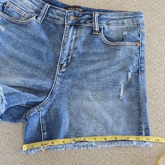 Judy Blue High Rise High Rise Cut Off Frayed Hem Denim Jean Shorts - Size Large - Picture 12 of 14